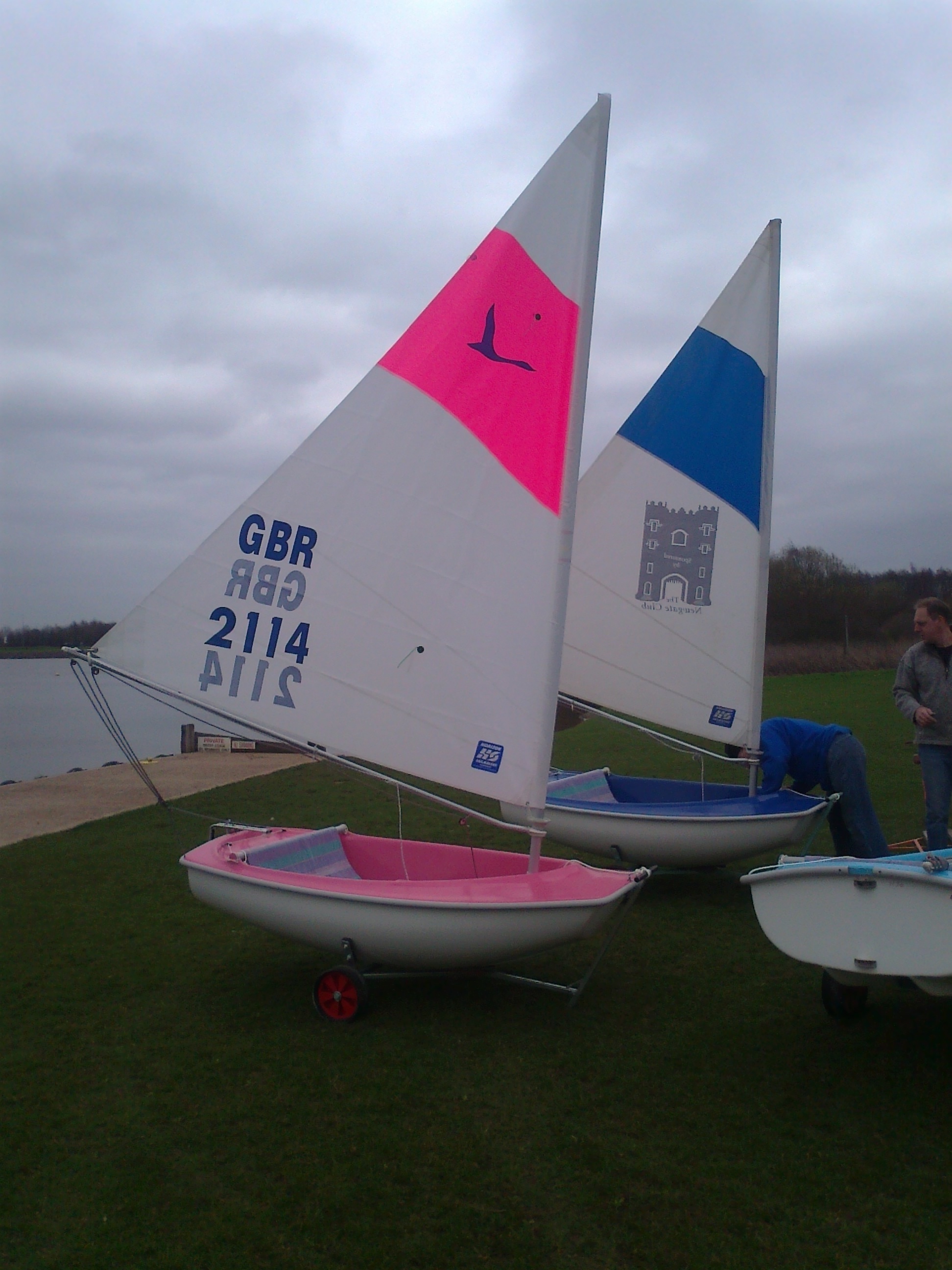 Two more dinghies arrive
